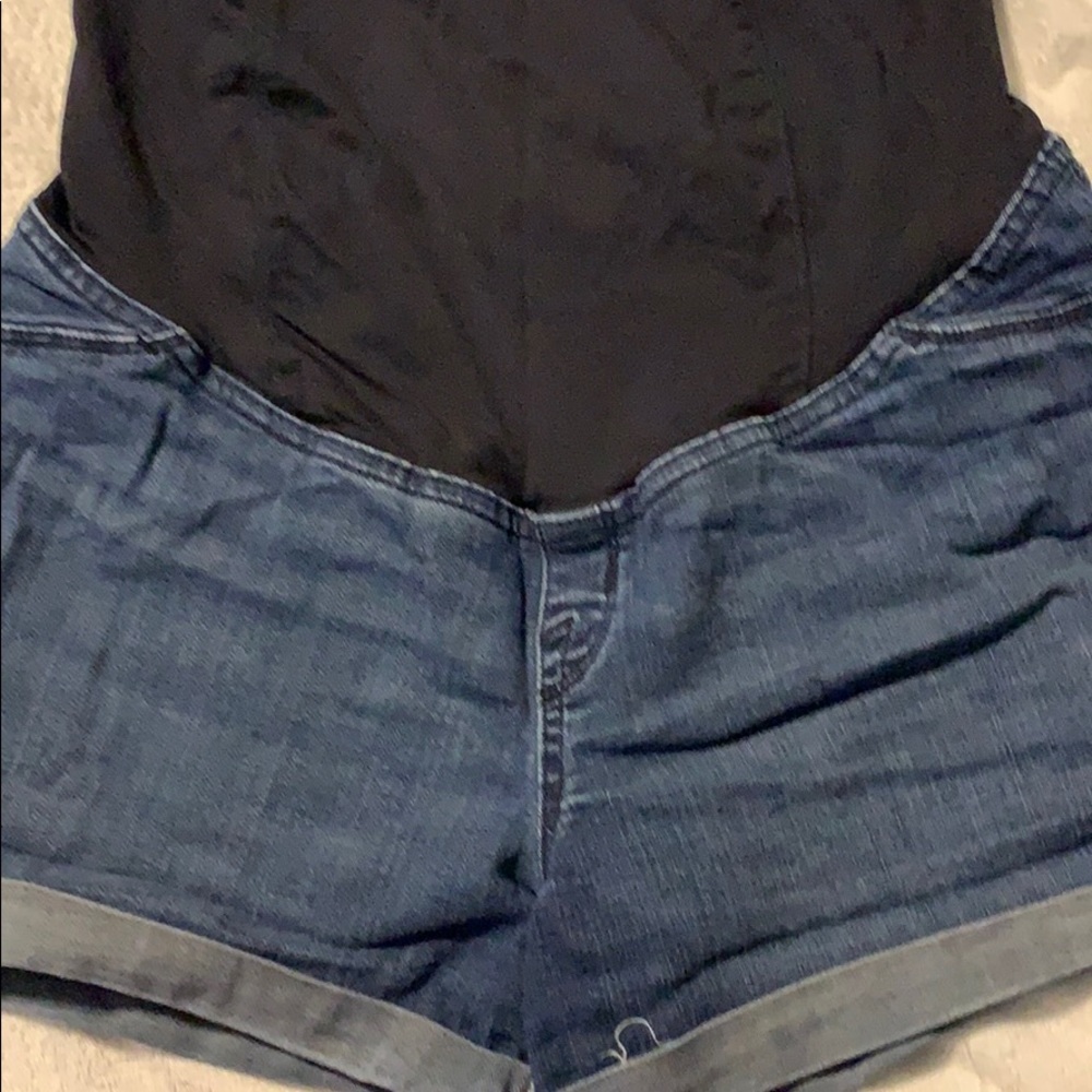 Maternity shorts